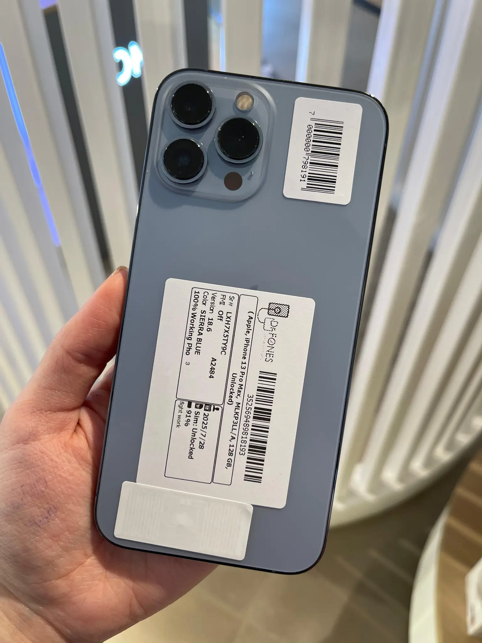 iPhone azul selecionado